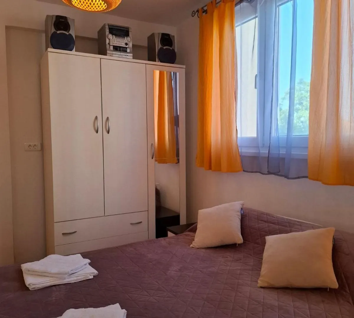 Apartman Nenad Пула 0*,